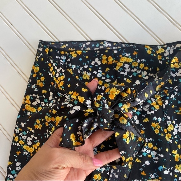 Ditsy floral wrap skirt Size 1X NEW - Picture 6 of 14